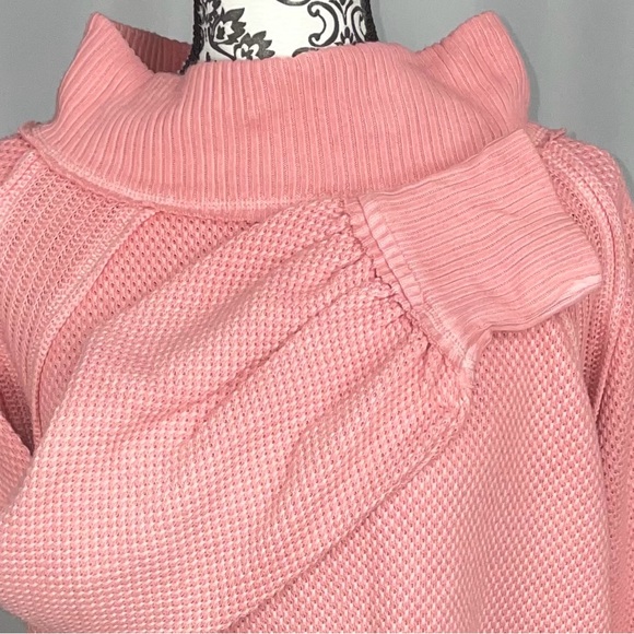 We The Free People She's a Keeper Sweater Size Medium Top Oversized New Tag - Picture 3 of 6